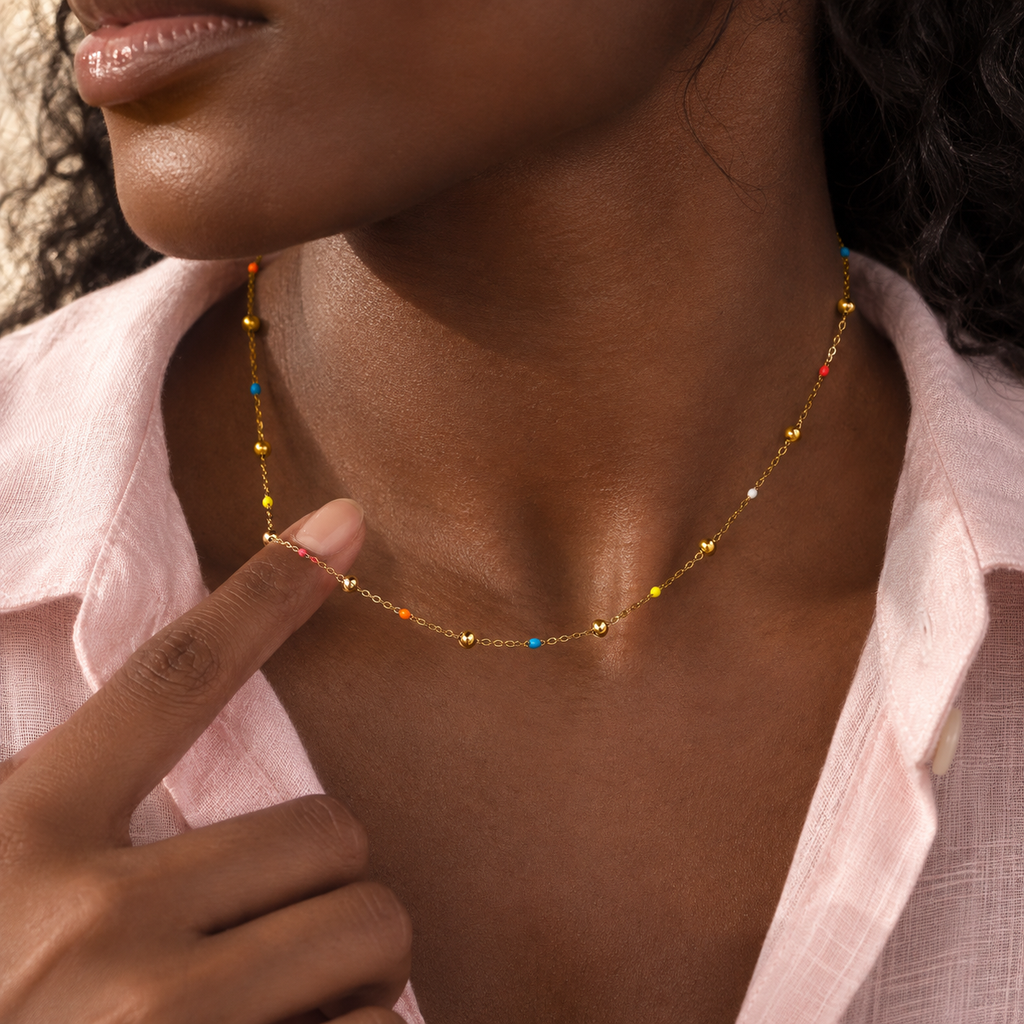 KALYSSA — Collier doré aux perles colorées
